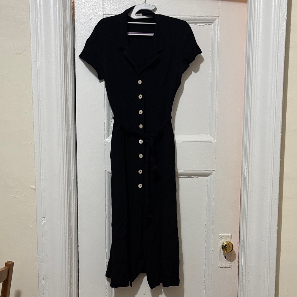 VINTAGE WILFRED ARITZIA Elegant Black Button-Down Dress